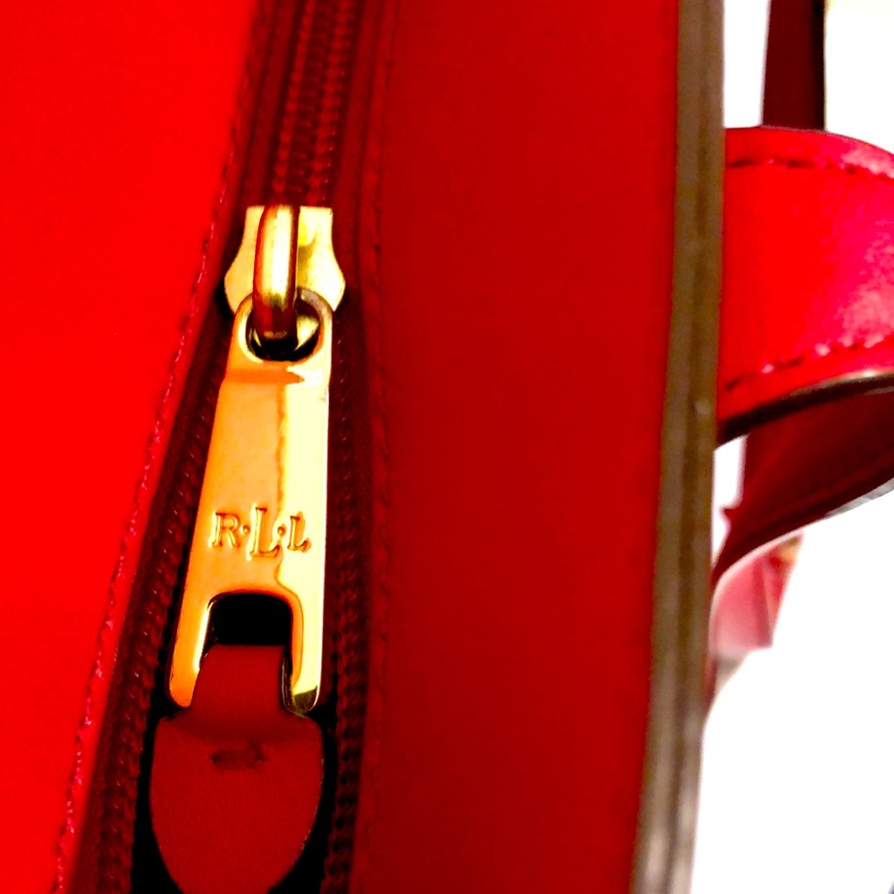 RR  Ralph Lauren beautiful condition.  Winter red purse with pocket